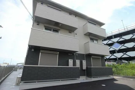 クローバー富士1号館【1階】の外観