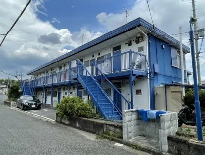 ブルースカイハイツB棟【1階】の外観