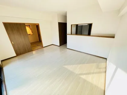 グランドメゾン神ノ倉【1階】の居間