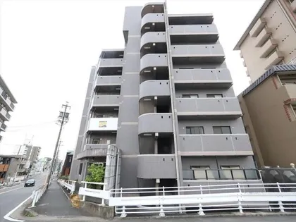 ファミール青峰の画像