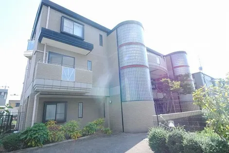 マンションウィステアリア【3階】の外観