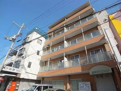 ロイヤルコートナグラ【3階】の外観