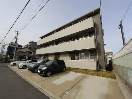アバンサール【1階】の外観