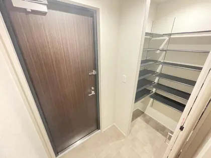 エクシード下山【101号室】の玄関