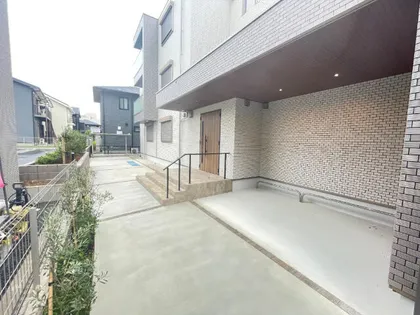 エクシード下山【202号室】の玄関