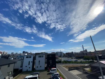 エクシード下山【203号室】の玄関