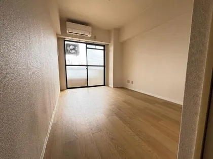 コンセール高畑【4階】の居間