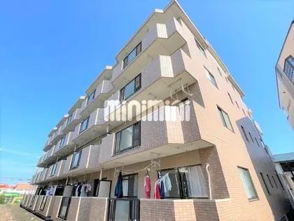 ファミールヴィレッジ【4階】の外観