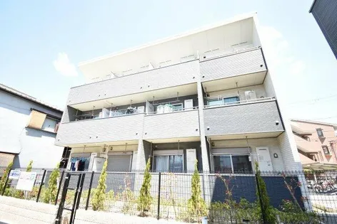 グランディール鳳【2階】の外観