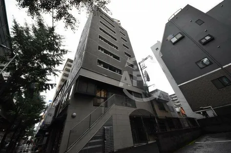 レジデンスイン梅田【8階】の外観