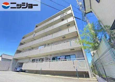 ラ トゥールの画像