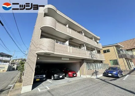 サプリーム若草【3階】の外観
