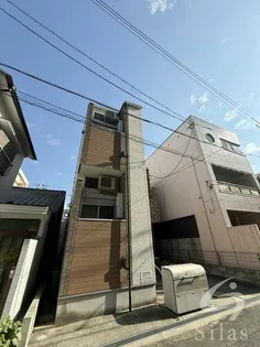 トロワ・スール【1階】の外観