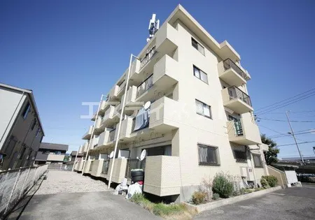 ファミール寺本の画像