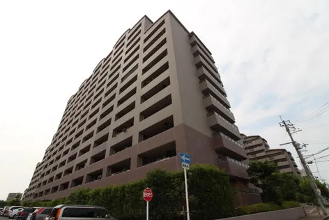 ジオ茨木学園町2番館の画像