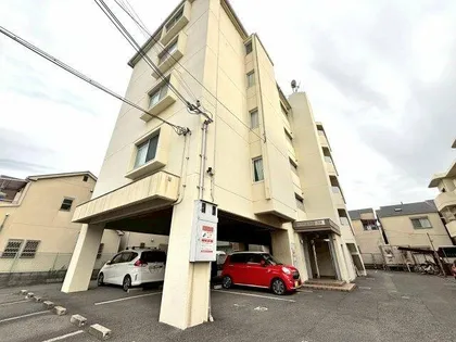 ロイヤルコートB棟の画像