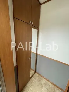 レグジー【2階】の玄関