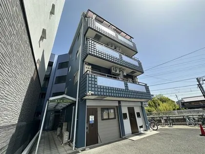 アラモード【A302号室】の外観