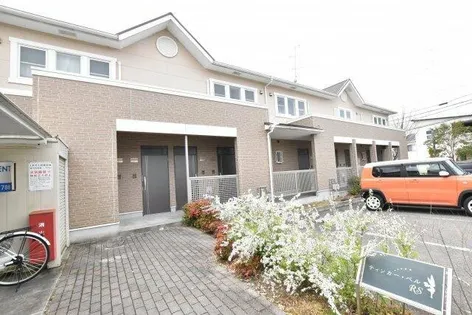 大阪府和泉市三林町【アパート】の外観