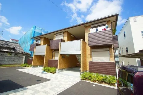 プランドール【1階】の外観