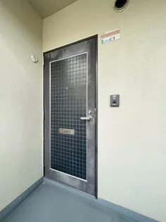 アペックス・コウヨウ【303号室】の玄関