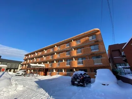 エンドレス三井西岡【1階】の外観