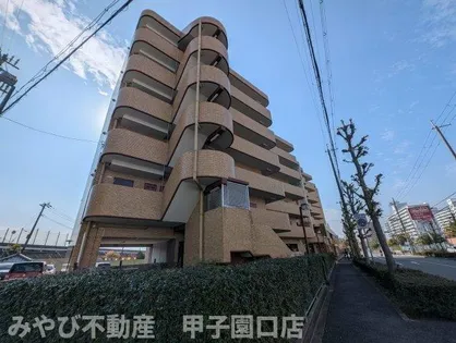 マブランシェット弦月【4階】の外観