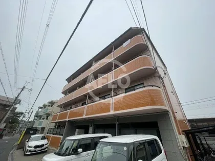 ローレル関大前【1階】の外観