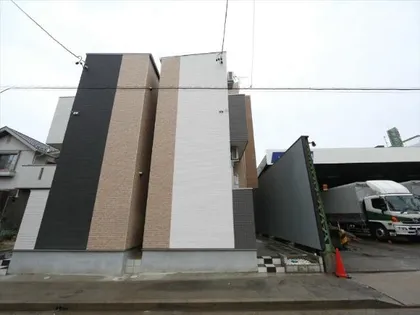 イデアーレ尼ケ坂【1階】の外観