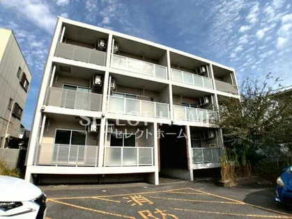 PINE EASTの画像