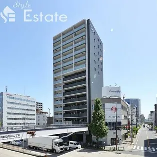 プレサンスジェネ千種内山Ⅱ【3階】の外観