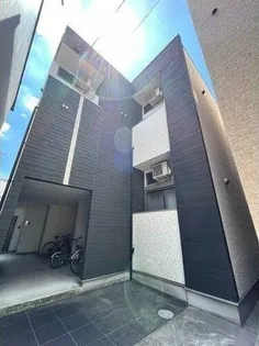 colors【2階】の外観