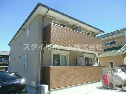 クール フレグランス【2階】の外観