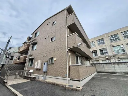 パイン・フローリッシュ【1階】の外観