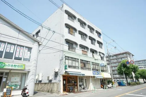 関山ビルの画像