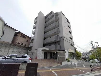 大阪府吹田市千里山東4丁目【マンション】の外観