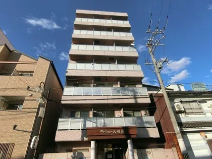 ラヴェール城山【2階】の外観