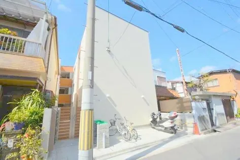 ノイヴェル布施【2階】の外観