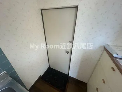 ディバージョン八尾【2階】の玄関