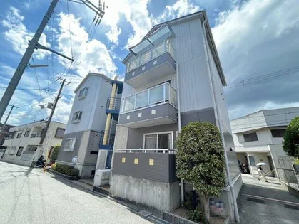 シャルマンハイツ【3階】の外観