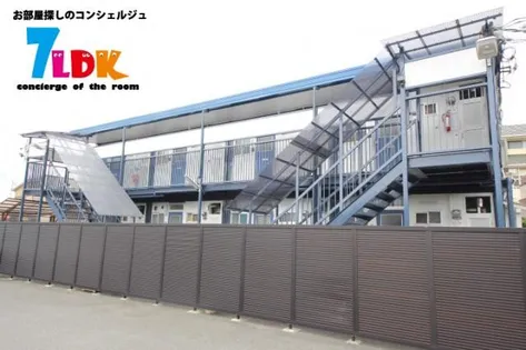 暁マンション【2階】の外観