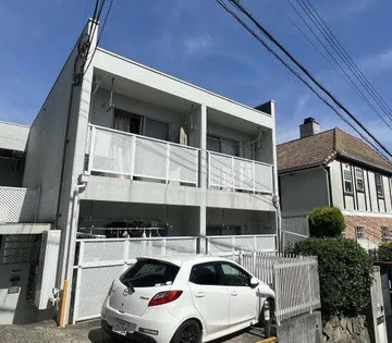 セレブ岡本【101号室】の外観