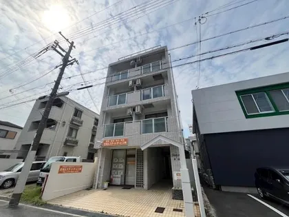 ジュネス本山【1階】の外観