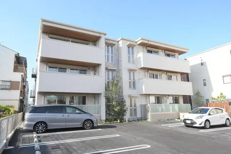 シャーメゾン小町の画像