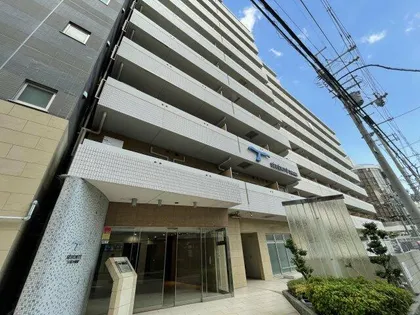 SERENiTE江坂四番館【7階】の外観