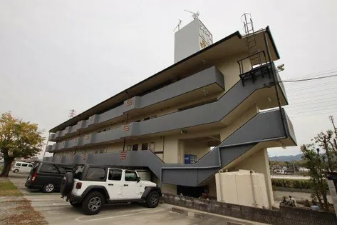 シャローム山城【1階】の外観