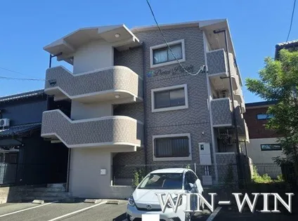 ドゥプレジール【3階】の外観