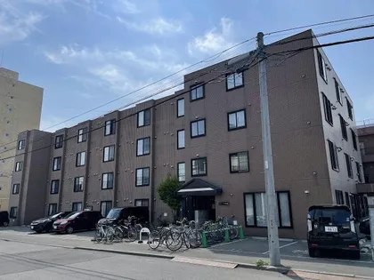 セレーナ南郷の画像