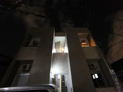 バウコーポ栄生【1階】の外観