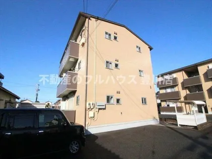 グランパティオB棟【1階】の外観